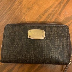 Michael kors wallet